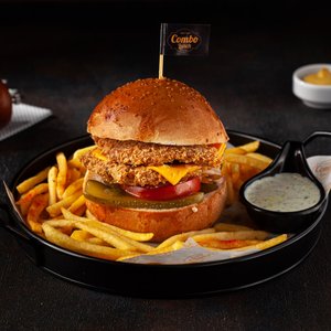 CRISPY CHICKEN BURGER