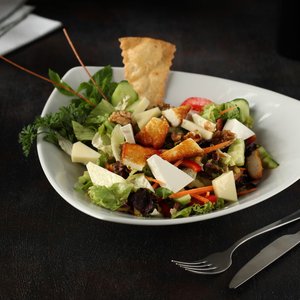 ÇOK PEYNİRLİ SALATA